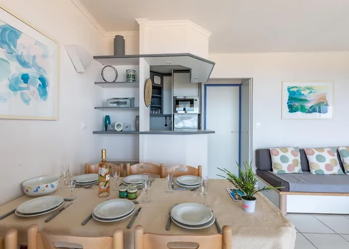 아파트 Les Bastides - O4 259 By Interhome *